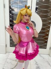 Holly Wolf – Peach