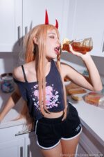 Jean Wanwan – Power kitchen mess