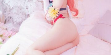 Takanashi Hanari – Miko bikini