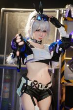 Sally Dorasnow – Silver Wolf