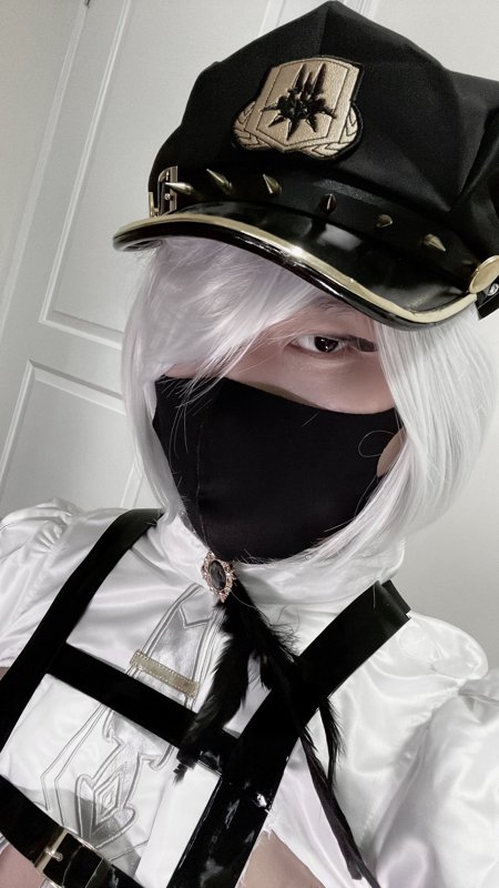 Sketch Collects – Officer 2B
