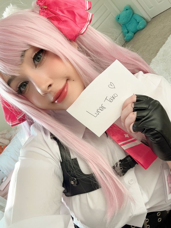 Junkenstein – Yuni selfies