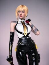 Evelyn Chevalier