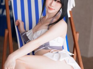 Sally Dorasnow – Tifa bikini