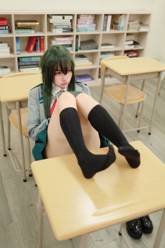 慕慕Momo – 我的英雄学院 蛙吹梅雨 学生服