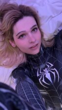 Peachybunnn –  Venom