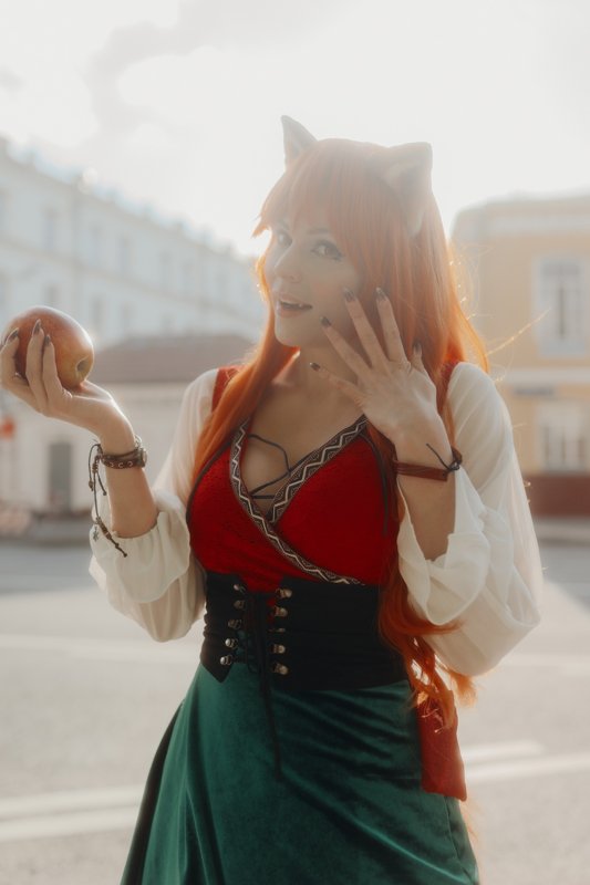 Anya Ichios – Holo