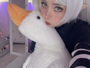 Duckie – Goth Frieren