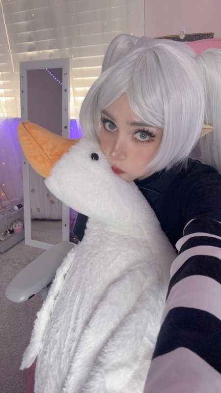 Duckie – Goth Frieren