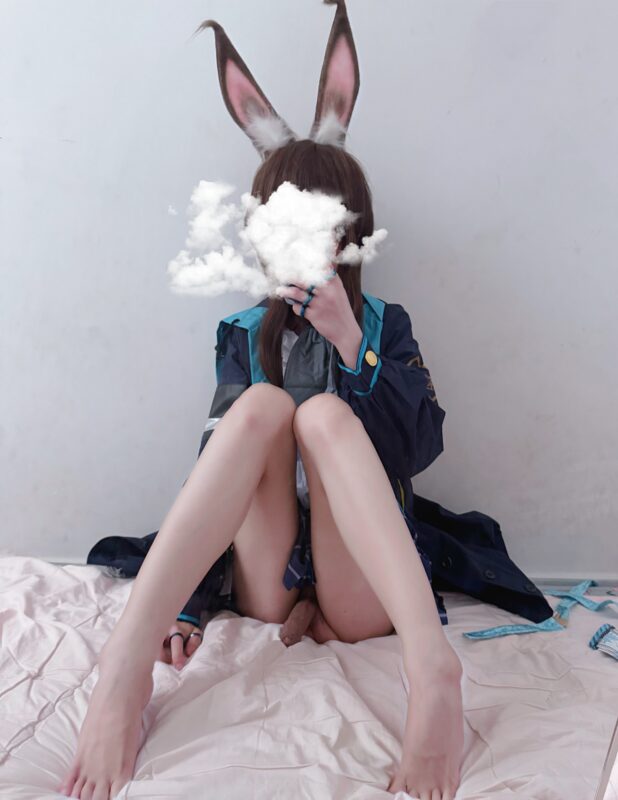 Amiya cosplay (@kurioshifio) [Twitter]