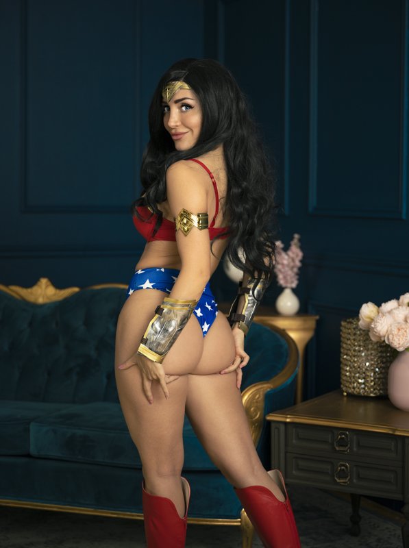 Lisa Mancinerh – Wonder Woman