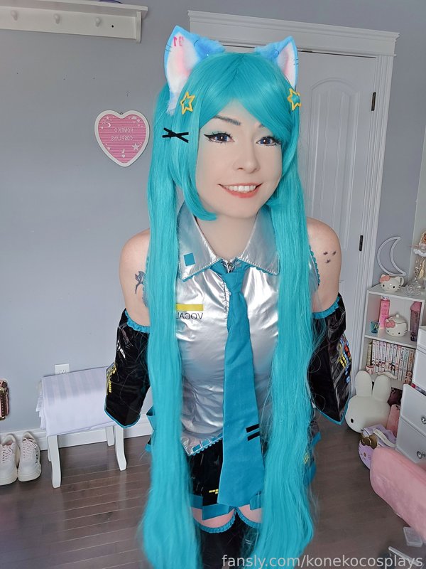 Koneko Cosplays – Miku